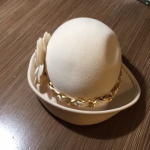 Adolfo white hat with chain